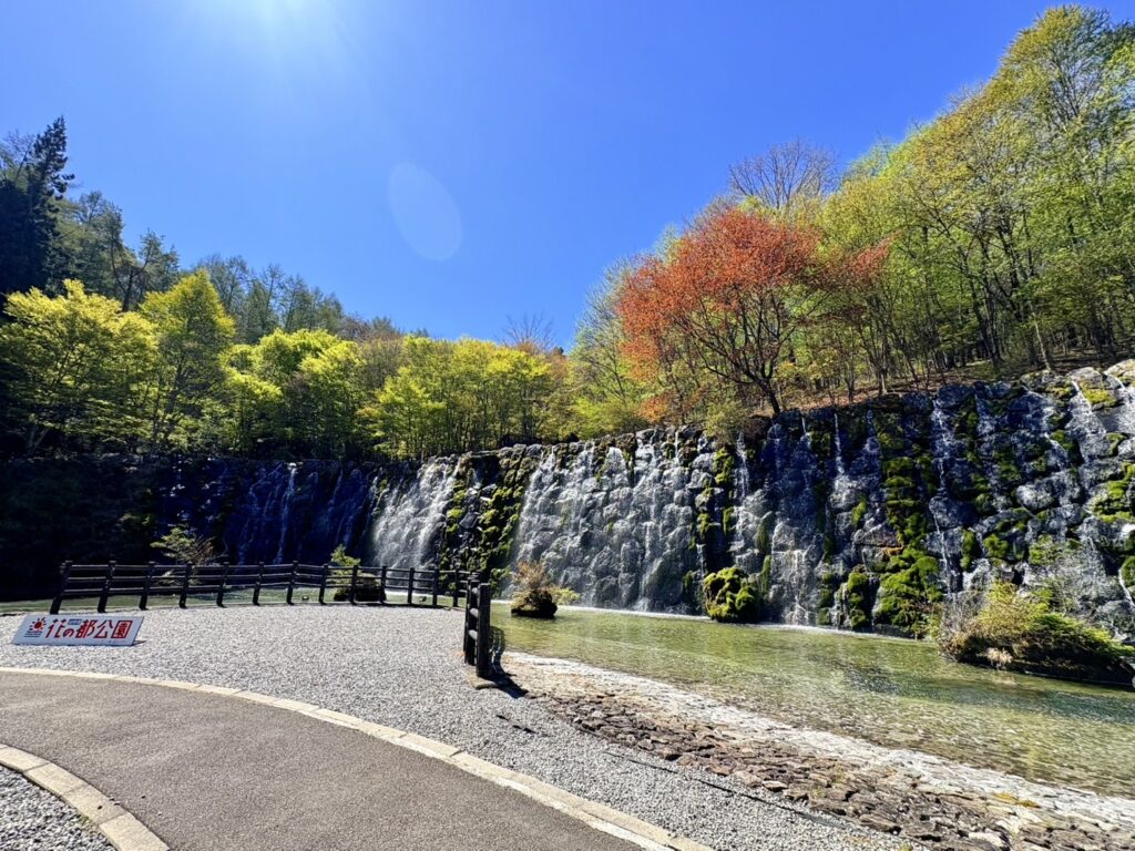 幅が広い滝