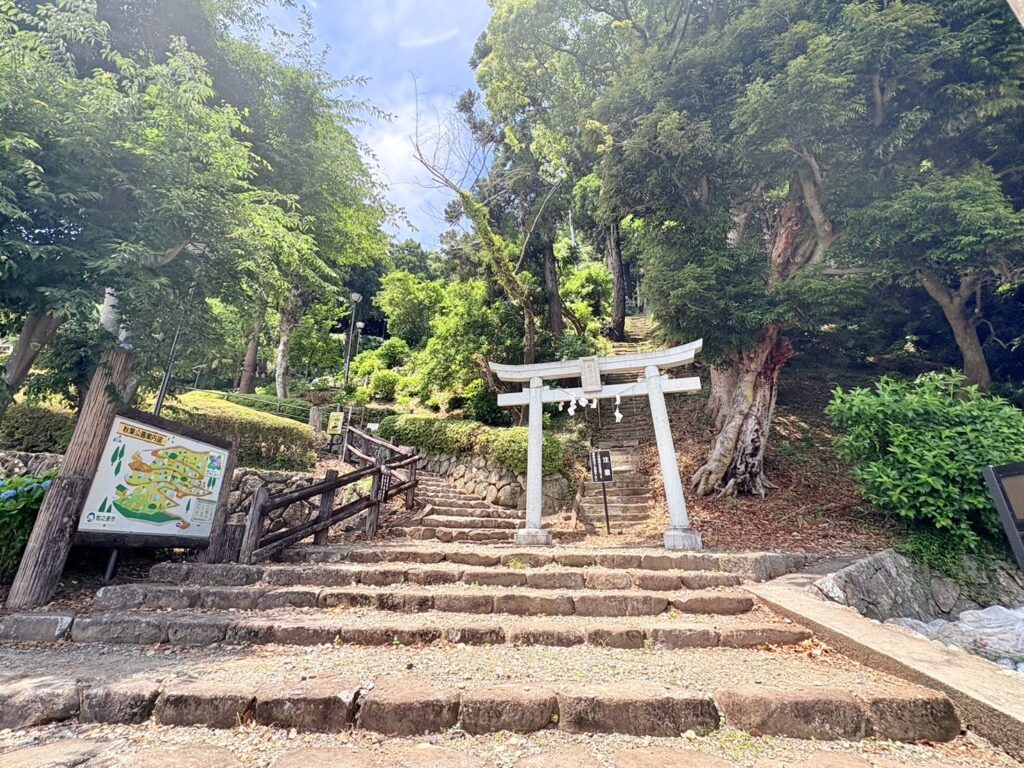 秋葉公園入口の階段