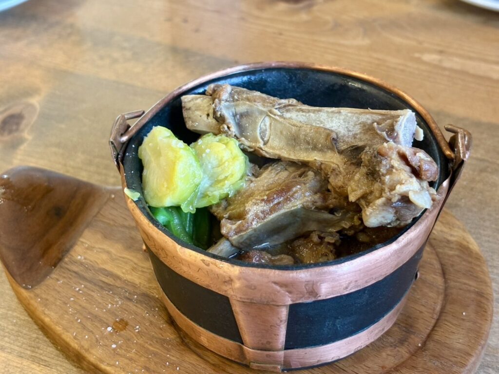 豚肉のスペアリブ