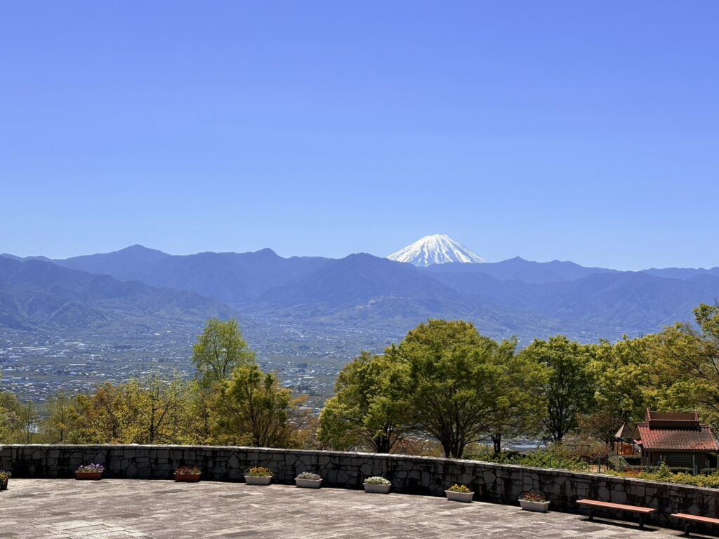 自然の中で過ごす時間は、やっぱり気持ちいい。富士山も見えます。