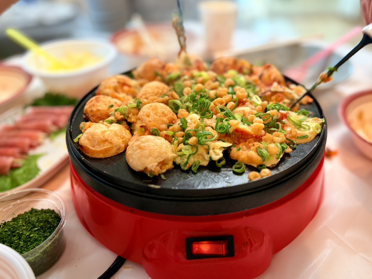 【おうちタコパ】たこ焼きパーティーの具材アイデア｜定番から変わり種まで！箸休め・デザートも紹介 | ひとりごと