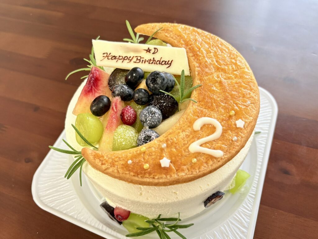 2歳の誕生日にオーダーした「はなとうさぎ」のケーキ